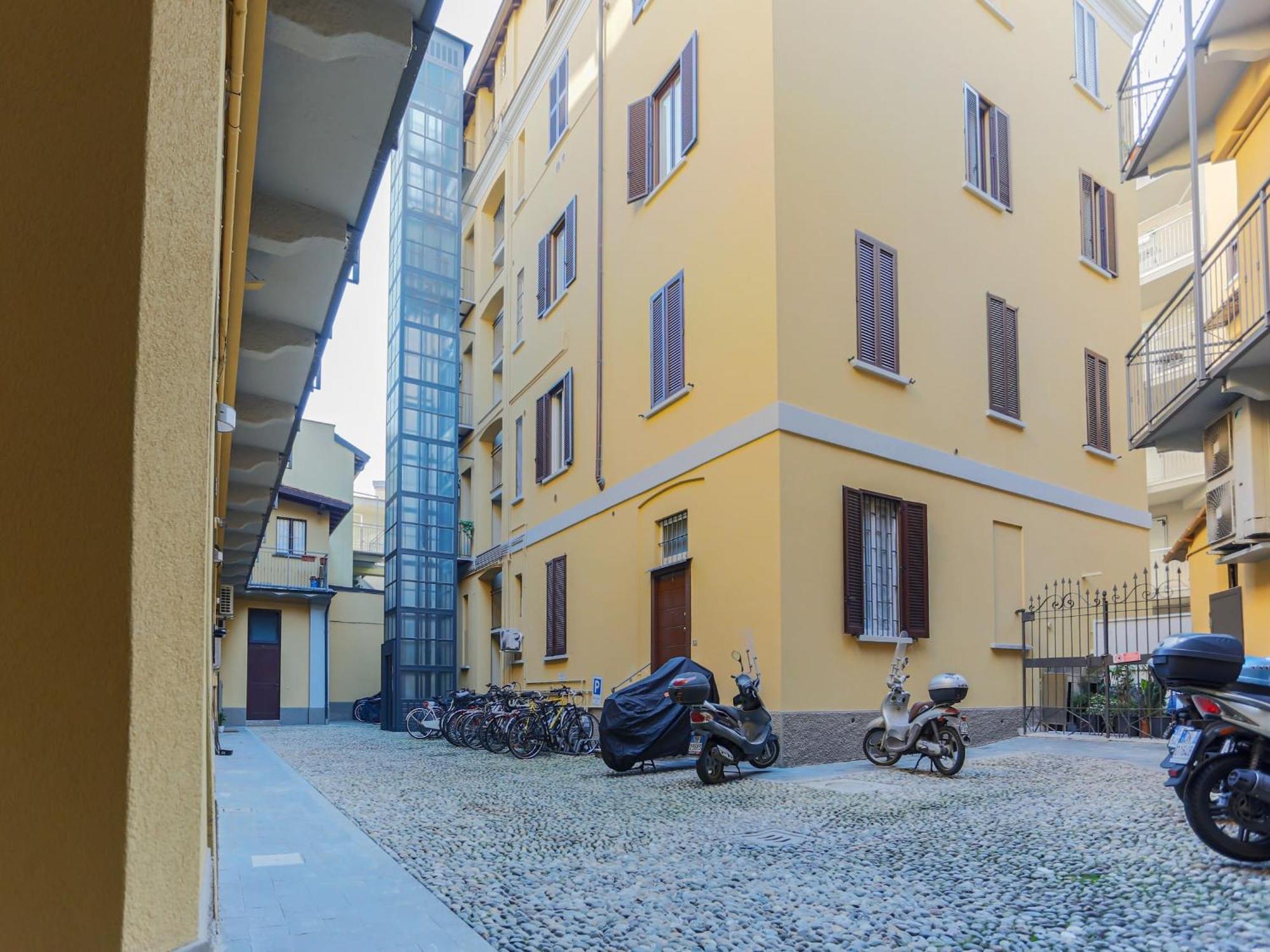 The Best Rent - Spacious Two Bedrooms Apartment Near Porta Romana Milano Exteriör bild